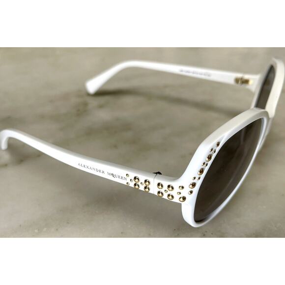 NEW! Alexander McQueen white round sunglasses Gray Lense gold studs NO ISSUES - Picture 11 of 16